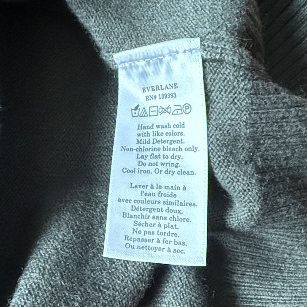 Everlane Cashmere Sweater in Forest Green - Picture 4 of 4